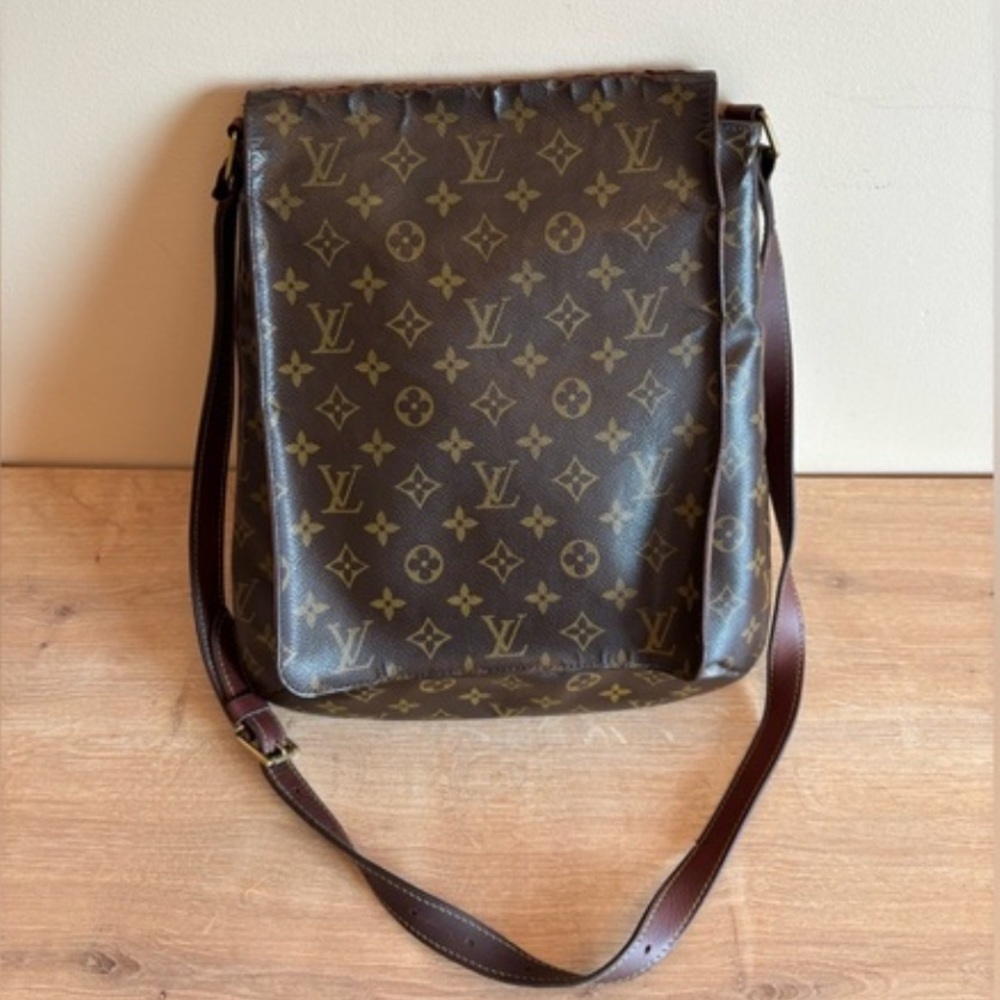 Upcycled authentic LV Straw tote Bag - Picture 8 of 9